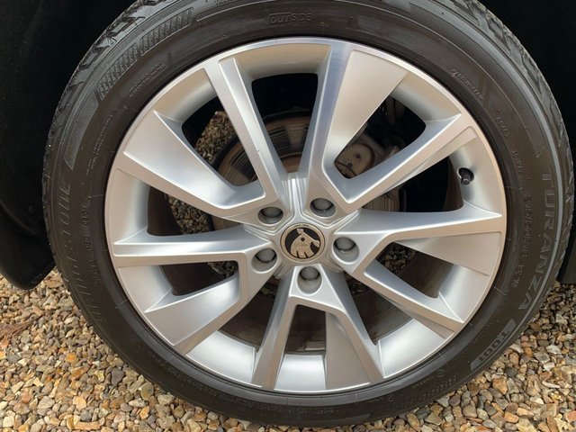 2021 SKODA KAROQ - Photo 8