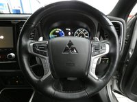 USED 2020 70 MITSUBISHI OUTLANDER 2.4 PHEV EXCEED SAFETY 5d 222 BHP SAT NAV CAMERA HEATED LEATHER PARKING SENSORS 1 OWNER MITSUBISHI WARRANTY TILL OCT 2025 LONDON PCO COMPLIANT