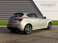 USED 2015 15 ALFA ROMEO GIULIETTA 1.4 TB MULTIAIR EXCLUSIVE TCT 5d 170 BHP HEATED SEATS - BLUETOOTH HANDSFREE - DAB RADIO - 17" ALLOY WHEELS - TINTED WINDOWS - CLIMATE CONTROL