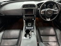 USED 2015 65 JAGUAR XE 2.0 R-SPORT 4d 178 BHP REAR PARKING CAMERA - SATELITTE NAVIGATION - BLUETOOTH HANDSFREE - DAB RADIO - HEATED SEATS