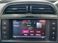 USED 2015 65 JAGUAR XE 2.0 R-SPORT 4d 178 BHP REAR PARKING CAMERA - SATELITTE NAVIGATION - BLUETOOTH HANDSFREE - DAB RADIO - HEATED SEATS