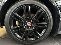 USED 2015 65 JAGUAR XE 2.0 R-SPORT 4d 178 BHP REAR PARKING CAMERA - SATELITTE NAVIGATION - BLUETOOTH HANDSFREE - DAB RADIO - HEATED SEATS