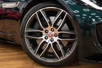 USED 2021 21 JAGUAR F-TYPE 5.0 V8 R-DYNAMIC 2d 444 BHP 