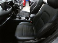 USED 2023 23 NISSAN QASHQAI 1.3 DIG-T TEKNA DCT MHEV 5d 156 BHP NEARLY NEW BARGAIN TOP OF THE RANGE SAT NAV PANORAMIC SUNROOF PART LEATHER INTERIOR HEATED SEATS REAR CAMERA  NISSAN WARRANTY MARCH 2026
