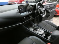 USED 2023 23 NISSAN QASHQAI 1.3 DIG-T TEKNA DCT MHEV 5d 156 BHP NEARLY NEW BARGAIN TOP OF THE RANGE SAT NAV PANORAMIC SUNROOF PART LEATHER INTERIOR HEATED SEATS REAR CAMERA  NISSAN WARRANTY MARCH 2026