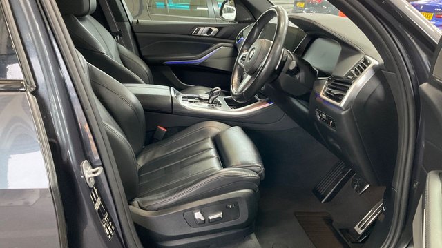 2020 BMW X5 - Photo 8