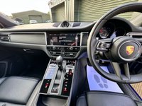 USED 2022 22 PORSCHE MACAN 2.0 PDK 5d 262 BHP 