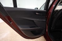 USED 2015 15 JAGUAR XE 2.0 PRESTIGE 4d 161 BHP LOW MILE ONE OWENR CAR WITH JAGUAR SERVICE RECORD. WHAT A CAR