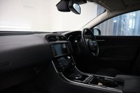USED 2015 15 JAGUAR XE 2.0 PRESTIGE 4d 161 BHP LOW MILE ONE OWENR CAR WITH JAGUAR SERVICE RECORD. WHAT A CAR
