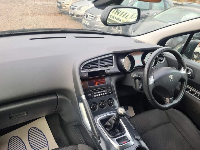 2014 PEUGEOT 3008 - Photo 5