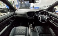 USED 2020 70 MITSUBISHI OUTLANDER 2.4 PHEV EXCEED SAFETY 5d 222 BHP STUNNING EXAMPLE SAT NAV CAMERA HEATED LEATHER PARKING SENSORS 1 OWNER LONDON PCO COMPLIANT