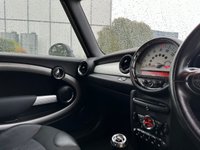 USED 2010 60 MINI CONVERTIBLE 1.6 COOPER D 2d 112 BHP 