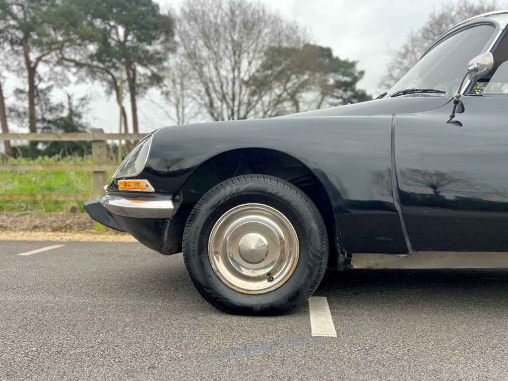 USED 1972 CITROEN DS 20 // 2000cc // 4d // LHD // px swap 