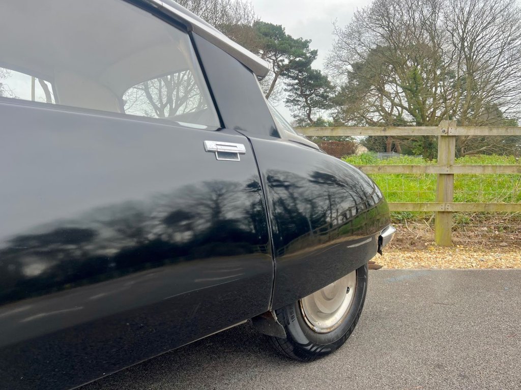 USED 1972 CITROEN DS 20 // 2000cc // 4d // LHD // px swap 
