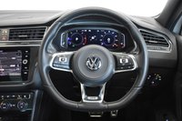 USED 2019 69 VOLKSWAGEN TIGUAN 2.0 R-LINE TECH TDI DSG 5d 148 BHP Pan Roof, Digi Dash, 360 Cam
