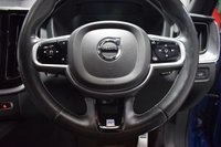 USED 2019 19 VOLVO XC60 2.0 D4 R-DESIGN PRO AWD 5d 188 BHP HARMAN KARDON / REVERSING CAM