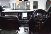 USED 2019 19 VOLVO XC60 2.0 D4 R-DESIGN PRO AWD 5d 188 BHP HARMAN KARDON / REVERSING CAM
