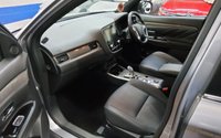 USED 2020 20 MITSUBISHI OUTLANDER 2.4 PHEV DYNAMIC 5d 222 BHP APP BASED SAT NAV REAR VIEW CAMERA LEATHER HEATED SEATS 1 OWNER LONDON PCO COMPLIANT