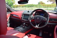 USED 2017 67 MASERATI LEVANTE 3.0 S 5d 424 BHP PAN ROOF / H&K / SOFT CLOSE