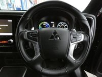 USED 2019 69 MITSUBISHI OUTLANDER 2.4 PHEV DYNAMIC 5d 222 BHP APP SAT NAV LEATHERHEATED SEATS REAR VIEW CAMERA  1 OWNER MITSUBISHI WARRANTY TILL OCT 2024