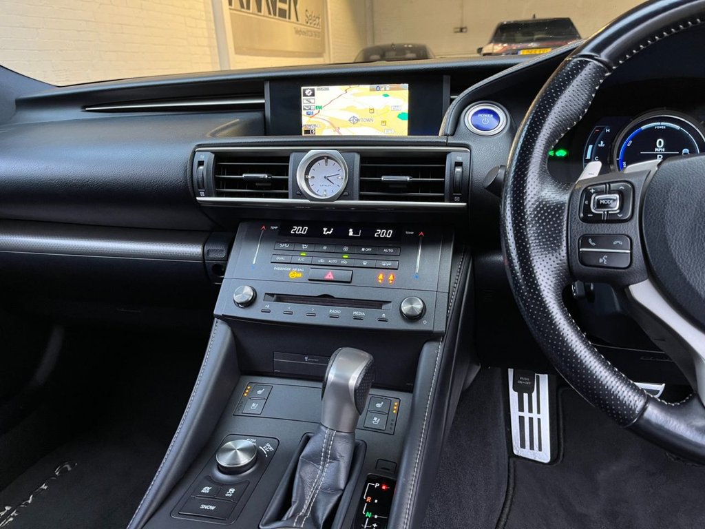 USED 2016 66 LEXUS RC 2.5 300H F SPORT 2d 178 BHP 