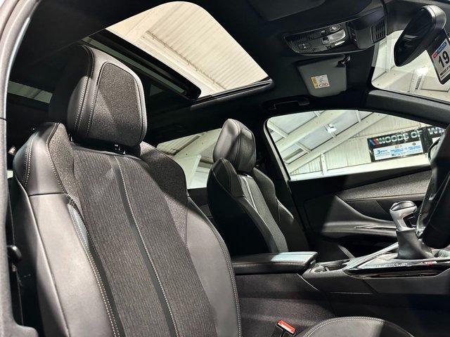 View our PEUGEOT 3008