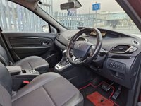 USED 2014 14 RENAULT GRAND SCENIC 1.5 DYNAMIQUE TOMTOM DCI EDC 5d 110 BHP AUTOMATIC LIGHTS +  RAIN SENSORS +  CRUISE CONTROL +  BLUETOOTH +  SAT NAV +  USB +  AUX +  DUAL ZONE CLIMATE CONTROL +  7 SEATS +  16 INCH ALLOY WHEELS +  TEACTION CONTROL +