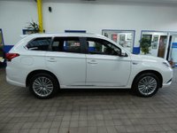 USED 2020 20 MITSUBISHI OUTLANDER 2.4 PHEV DYNAMIC 5d 222 BHP 4WD APP SAT NAV LEATHER HEATED SEATS REAR VIEW CAMERA 1 OWNER MITSUBISHI WARRANTY TILL MARCH 2025