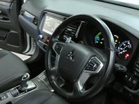 USED 2020 20 MITSUBISHI OUTLANDER 2.4 PHEV DYNAMIC 5d 222 BHP 4WD APP SAT NAV LEATHER HEATED SEATS REAR VIEW CAMERA 1 OWNER MITSUBISHI WARRANTY TILL MARCH 2025