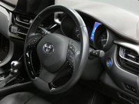 USED 2019 68 TOYOTA CHR 1.8 EXCEL 5d 122 BHP SAT NAV LEATHER HEATED SEATS REAR VIEW CAMERA PARKING SENSORS 1 OWNER SERVICE HISTORY 10 YR TOYOTA WARRANTY TILL FEB 2029