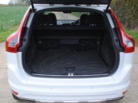 USED 2015 15 VOLVO XC60 2.4 D4 SE LUX NAV AWD 5d 178 BHP www.suffolkcarcentre.co.uk - Located at Ilketshall