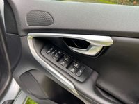 USED 2012 62 VOLVO V40 1.6 D2 SE LUX NAV 5d 113 BHP 