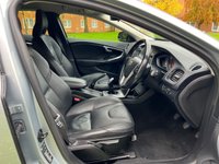 USED 2012 62 VOLVO V40 1.6 D2 SE LUX NAV 5d 113 BHP 