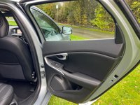 USED 2012 62 VOLVO V40 1.6 D2 SE LUX NAV 5d 113 BHP 