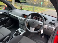 USED 2010 60 VAUXHALL ASTRA 1.8 SRI XP 3d 138 BHP 