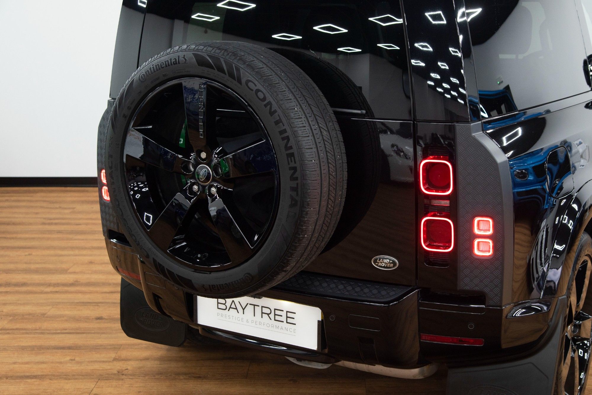 USED 2021 21 LAND ROVER DEFENDER 3.0 HSE MHEV 3d 246 BHP 