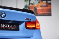 USED 2016 16 BMW M3 3.0 M3 4d 426 BHP FULL CARBON KIT / HUD / H&K