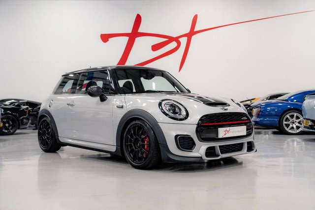 2017 66 MINI Hatch John Cooper Works 2.0 JOHN COOPER WORKS CHALLENGE 3d 228 BHP