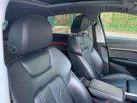 USED 2019 69 AUDI E-TRON QUATTRO LAUNCH EDITION 5d 403 BHP STUNNING 'LAUNCH EDITION'  AUDI E-TRON 55 QUATTRO AUTOMATIC ELECTRIC SUV 5DR - ZERO ROAD TAX !!!! - BIG SPEC COSTING IN EXCESS OF &pound;85000.00 WHEN WAS NEW - 21 INCH ALLOYS - TWIN ELEC GLASS ROOF - HEADS UP DISPLAY - FULL PREMIUM HEATED VALCONA LEATHER SPORTS SEATS - 1 FORMER KEEPER - SERVICE HISTORY