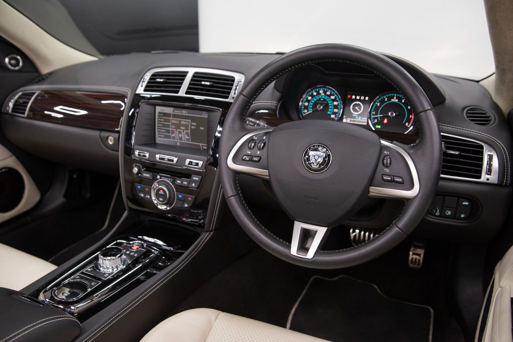 USED 2014 14 JAGUAR XK 5.0 SIGNATURE 