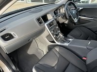 USED 2013 63 VOLVO V60 1.6 D2 SE NAV 5d 113 BHP SATELITTE NAVIGATION - BLUETOOTH HANDSFREE - DAB RADIO - USB INTERFACE - CLIMATE CONTROL - REAR PARKING SENSORS