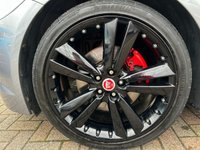 USED 2014 14 JAGUAR XF 3.0 D V6 R-SPORT SPORTBRAKE 5d 240 BHP SATELITTE NAVIGATION - BLUETOOTH HANDSFREE - 20" ALLOY WHEELS - JAGUAR SMART KEY - TINTED WINDOWS - 7" COLOUR TOUCH SCREEN - XENON HEADLIGHTS - REAR PARKING CAMERA