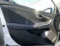 USED 2018 18 VOLVO V40 2.0 T3 R-DESIGN NAV PLUS 5d 150 BHP SATELLITE NAVIGATION - BLUETOOTH HANDSFREE - DAB RADIO - 17&rdquo; IXION ALLOY WHEELS - REAR PARKING CAMERA - REAR PARK ASSIST - CRUISE CONTROL