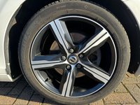 USED 2018 18 VOLVO V40 2.0 T3 R-DESIGN NAV PLUS 5d 150 BHP SATELLITE NAVIGATION - BLUETOOTH HANDSFREE - DAB RADIO - 17&rdquo; IXION ALLOY WHEELS - REAR PARKING CAMERA - REAR PARK ASSIST - CRUISE CONTROL