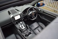 USED 2017 17 PORSCHE CAYENNE 4.1 D V8 S TIPTRONIC S 5d 379 BHP PAN ROOF / BOSE / ACC / PDLS