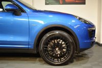 USED 2017 17 PORSCHE CAYENNE 4.1 D V8 S TIPTRONIC S 5d 379 BHP PAN ROOF / BOSE / ACC / PDLS