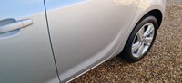 USED 2015 65 VAUXHALL ASTRA 2.0 SRI CDTI S/S 5d 163 BHP 