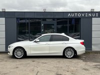 USED 2013 63 BMW 3 SERIES 2.0 320D LUXURY 4d 184 BHP HEAD UP DISPLAY + HEATED SEATS + CRUISE CONTROL + PRO NAV + PADDLE SHIFTS + REAR SENSORS