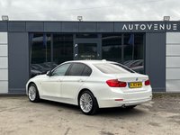 USED 2013 63 BMW 3 SERIES 2.0 320D LUXURY 4d 184 BHP HEAD UP DISPLAY + HEATED SEATS + CRUISE CONTROL + PRO NAV + PADDLE SHIFTS + REAR SENSORS