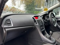 USED 2014 63 VAUXHALL ASTRA 1.7 DESIGN CDTI ECOFLEX S/S 5d 110 BHP 